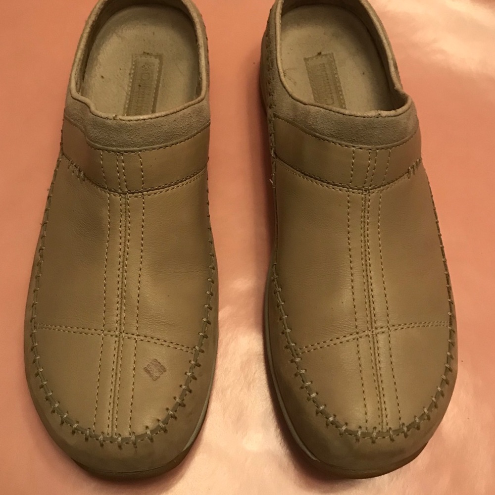 Tan Columbia leather clog Size 10